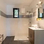 Cozy With Pool Apartamento