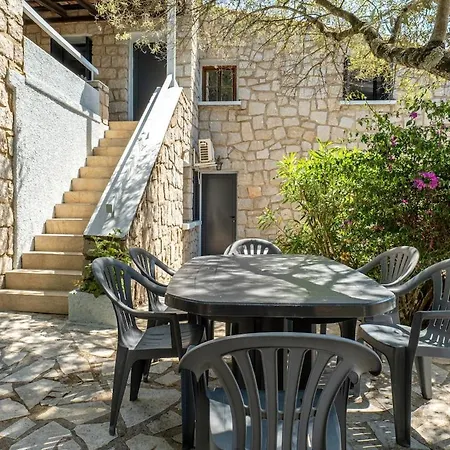 Cozy With Pool Apartment