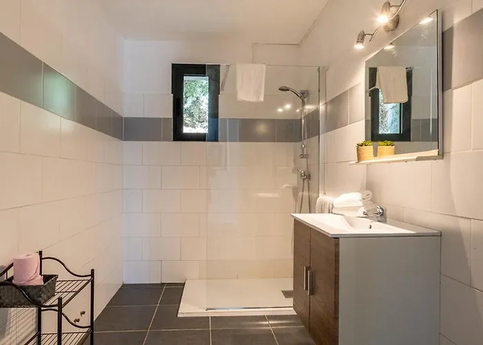 Cozy With Pool 公寓