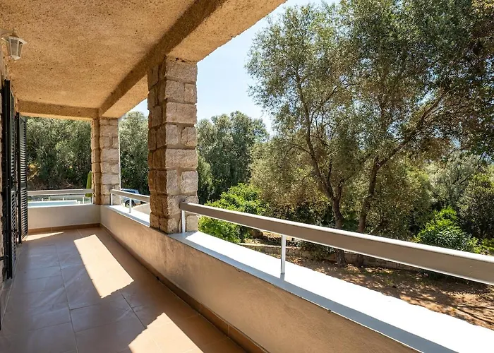 Cozy With Pool 公寓